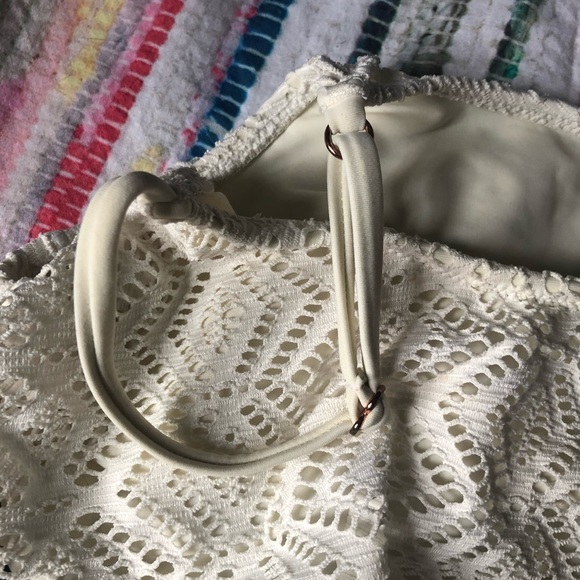 🌊ROXY white flutter textured MEDIUM bikini set - Picture 6 of 16